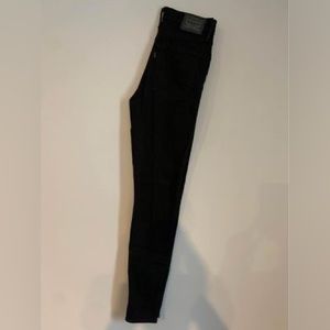 Women’s Mile high super skinny black Levi’s  jeans